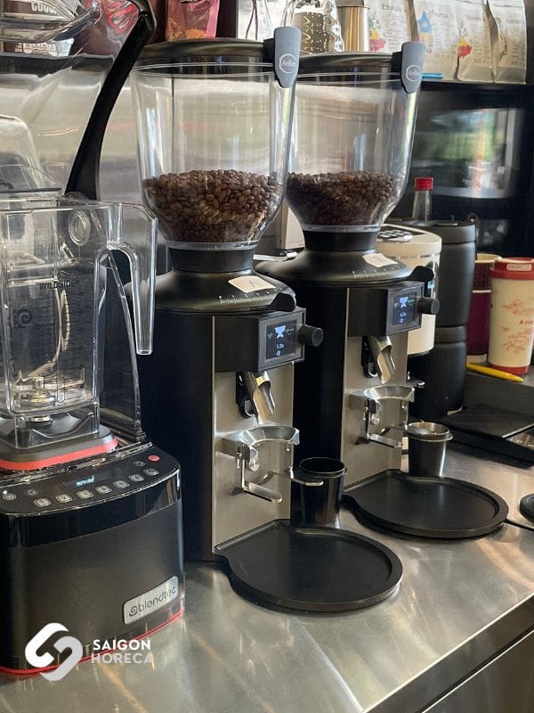 du-an-g-cup-coffee-bistro (5)