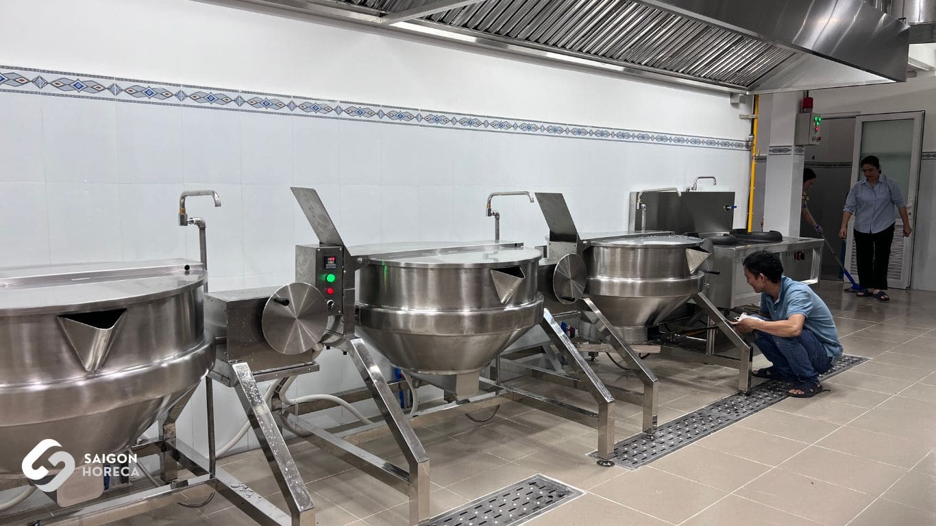 goi-y-thiet-ke-bep-truong-hoc (1)